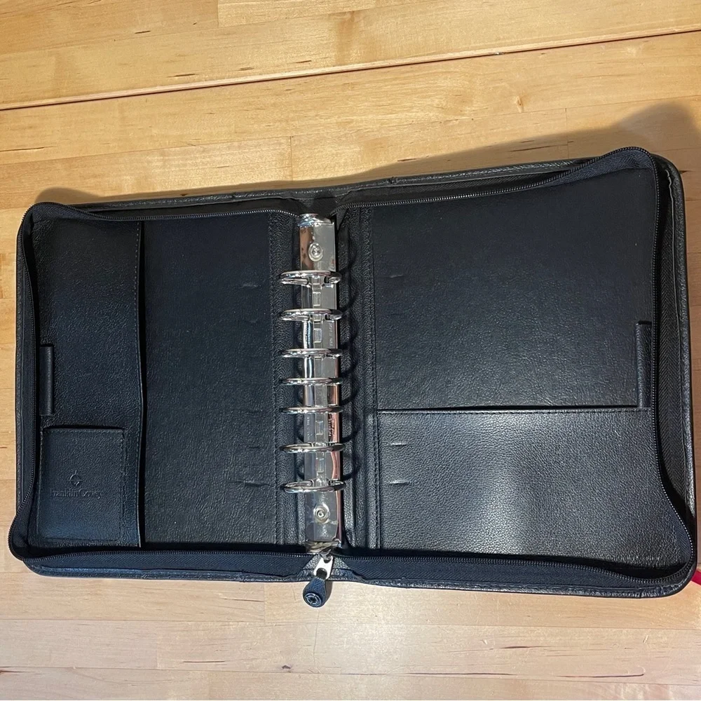 Franklin Covey Vintage Full Grain Leather Zip Around Planner Binder Organizer